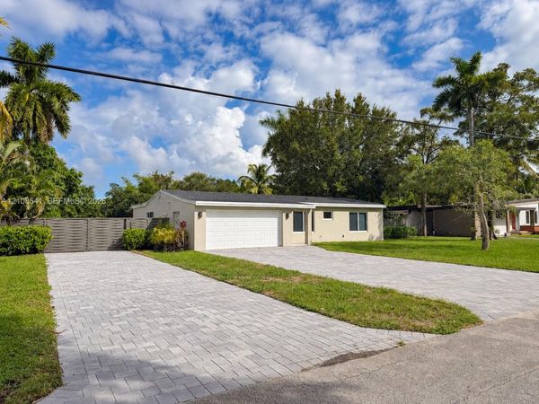 416 Bayberry Dr , Plantation, FL 33317