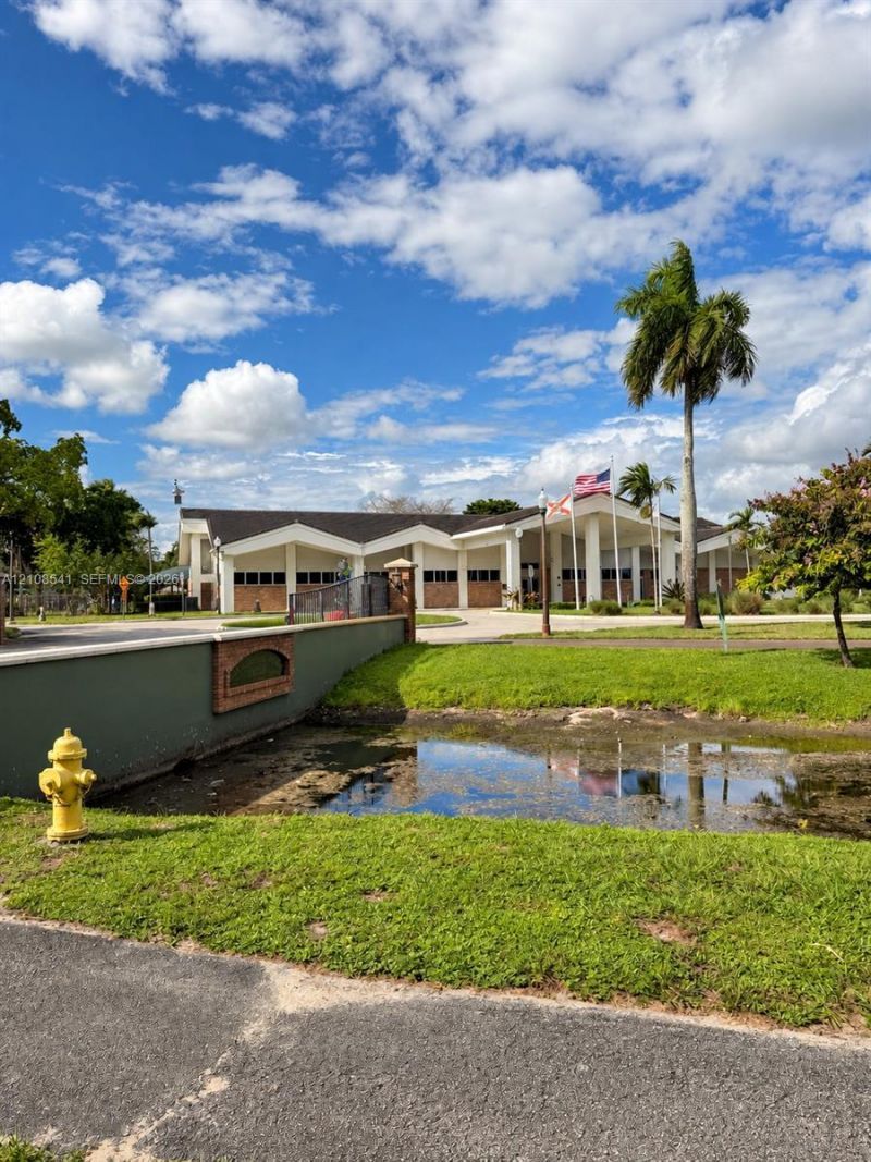416 Bayberry Dr , Plantation, FL 33317 Photo