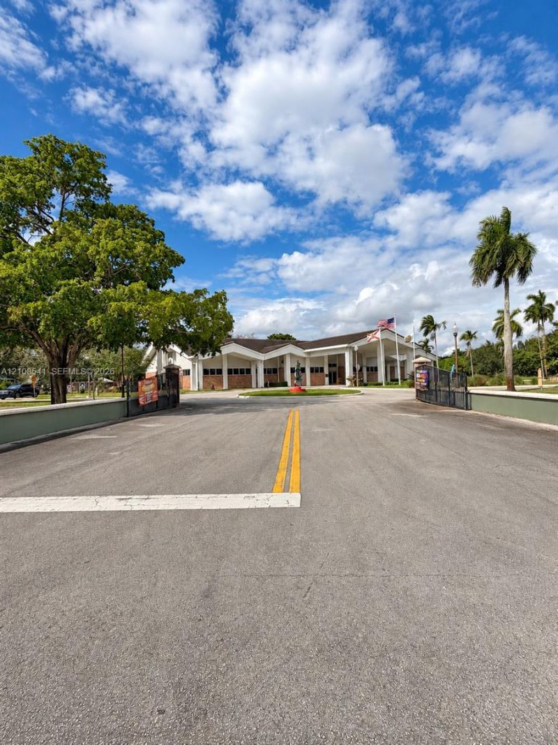 416 Bayberry Dr , Plantation, FL 33317 Photo