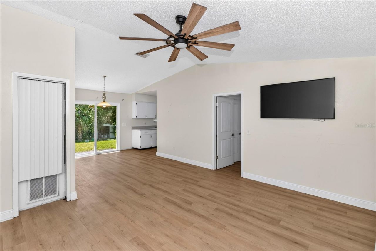 209 Delespine Drive , Debary, FL 32713 Photo
