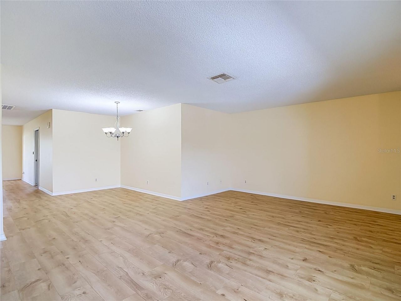 905 Bluewater Drive, Sun City Center, FL 33573 Photo