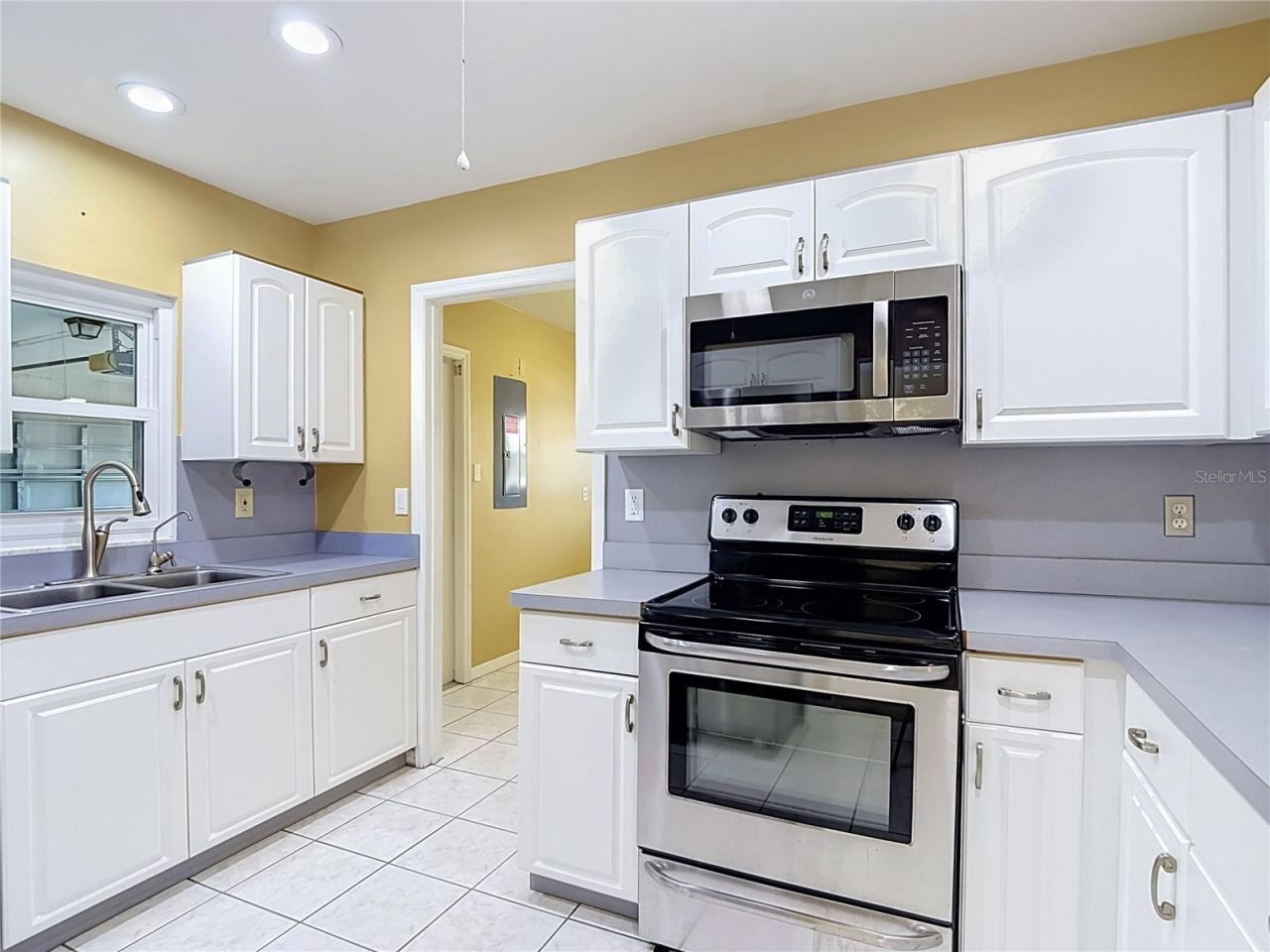 905 Bluewater Drive, Sun City Center, FL 33573 Photo