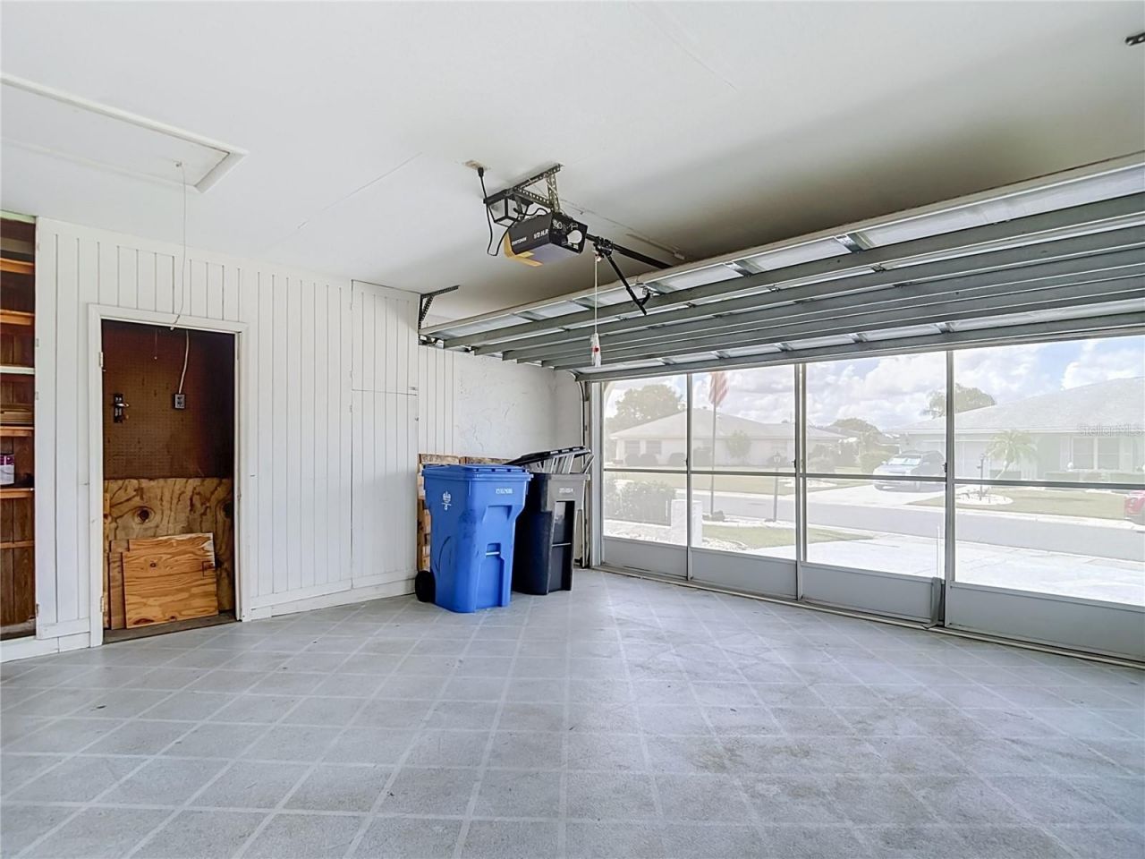 905 Bluewater Drive, Sun City Center, FL 33573 Photo