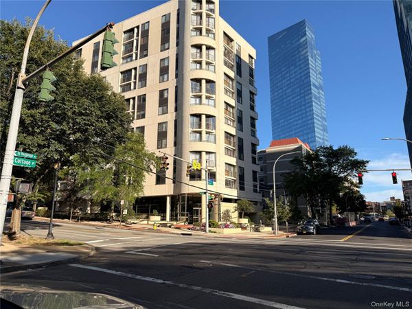10 Cottage Place , Unit 2E, White Plains, NY 10601