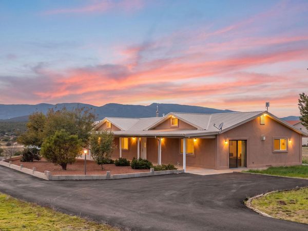 36 Vallecitos Road, Tijeras, NM 87059
