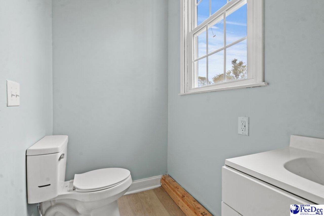 617 N Lansdowne Dr Photo 24