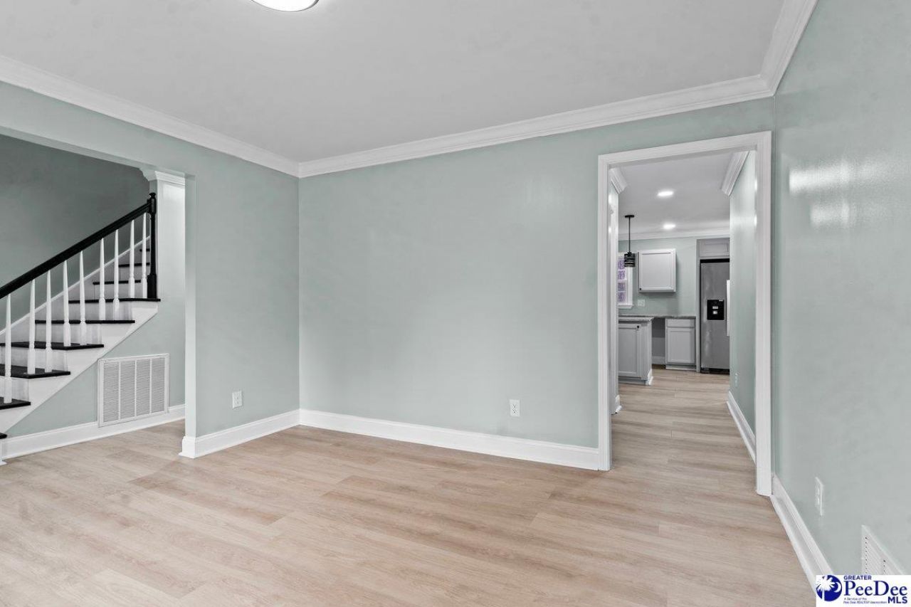 617 N Lansdowne Dr Photo 33
