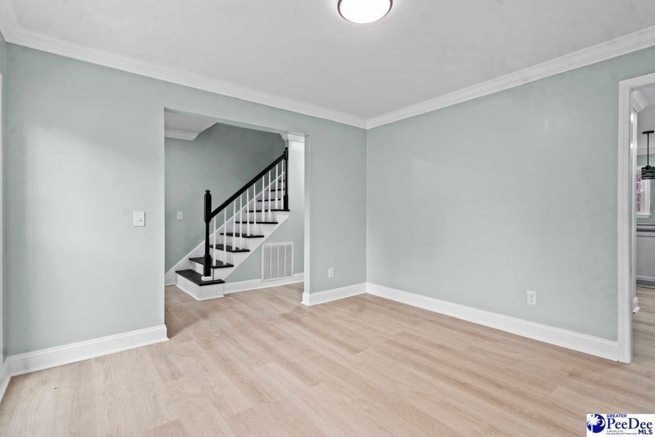617 N Lansdowne Dr Photo 35