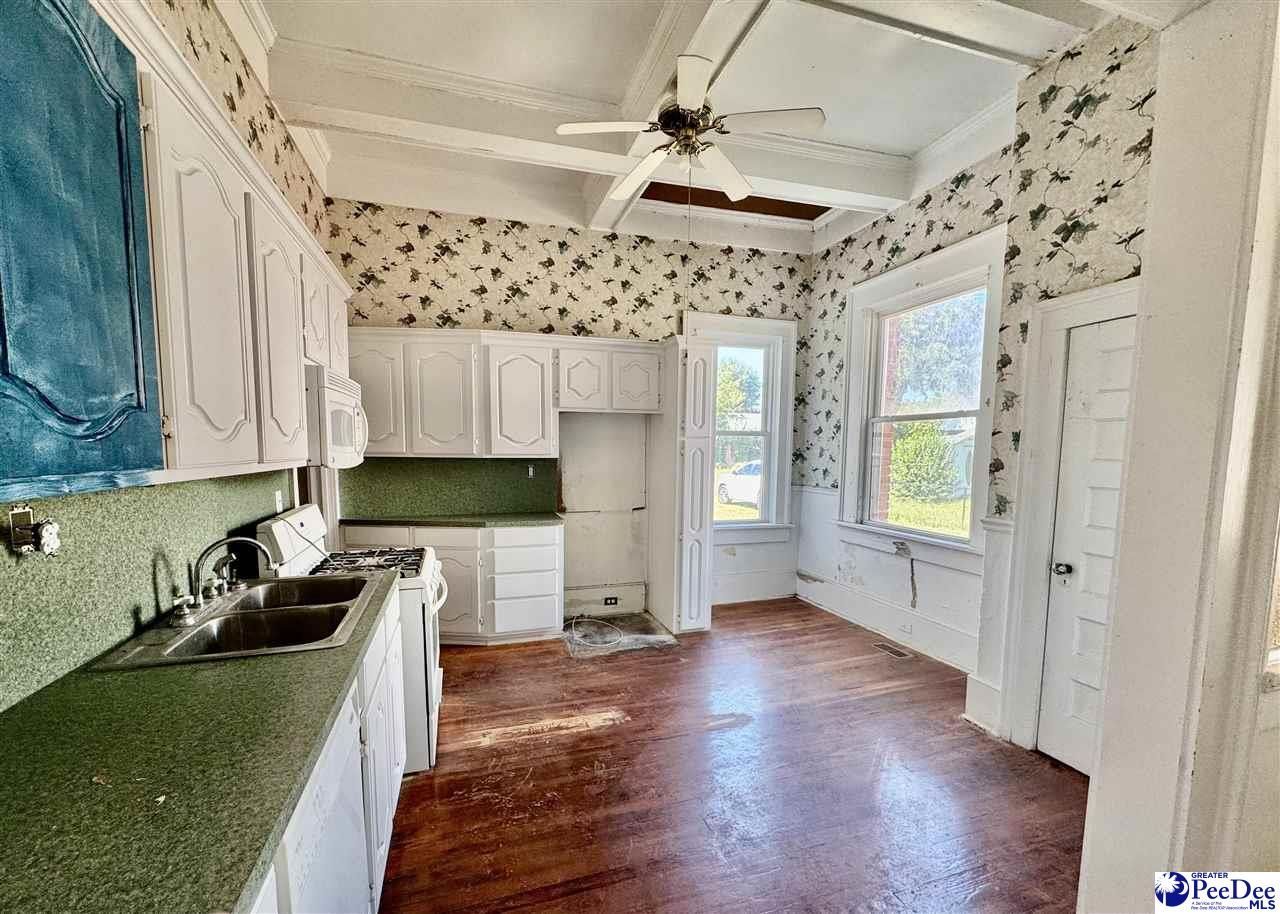 110 Woods Street Photo 18