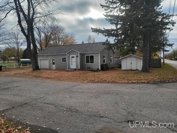 816 E Breitung Avenue, Breitung Twp, MI 49802