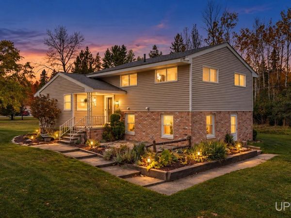 9228 Bay Shore Drive, Brampton Twp, MI 49837
