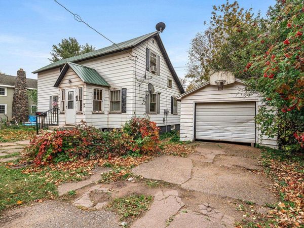 610 Bank Street, Ishpeming, MI 49849