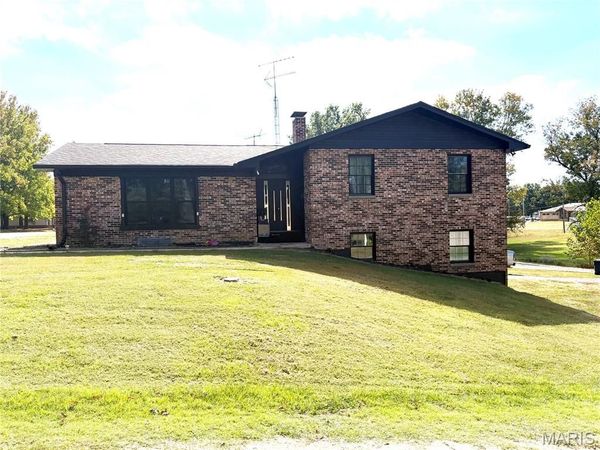 701 S Ridge Avenue , Steeleville, IL 62288