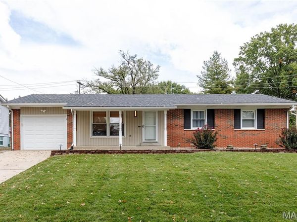 2 Biscayne Drive, Edwardsville, IL 62025