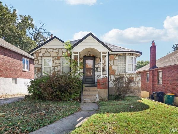 2912 Maywood Avenue , Velda Village Hills, MO 63121