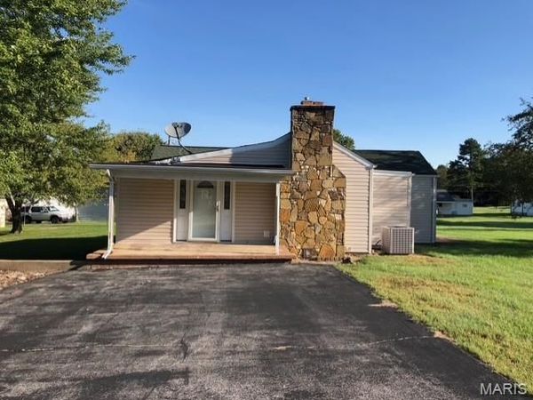 131 Poplar Street , De Soto, MO 63020