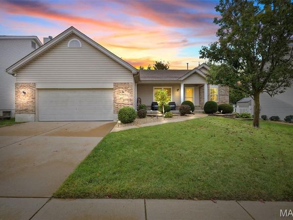 1669 Summit Terrace Court, Fenton, MO 63026