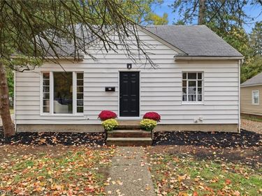 1055 Seward Avenue, Akron, OH 44320