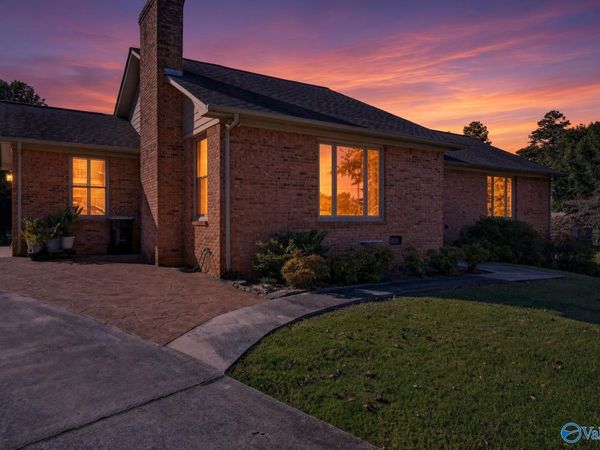 911 Violet Avenue NW, Cullman, AL 35055