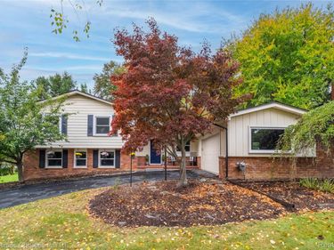 29967 Ravenscroft Street, Farmington Hills, Mi 48331