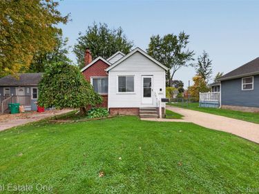 22457 Piper Avenue W, Eastpointe, Mi 48021