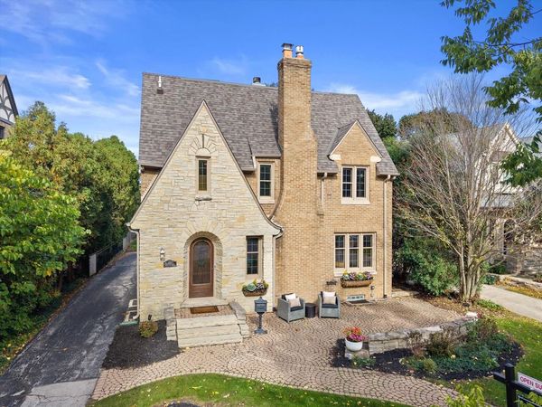 1578 E Cumberland BOULEVARD, Whitefish Bay, WI 53211