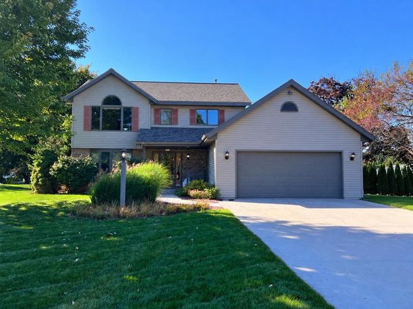 4424 Hunters Glen DRIVE, Sheboygan, WI 53083