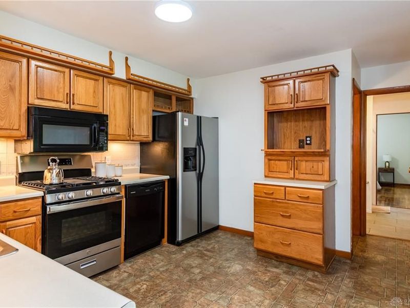 7671 Mark Avenue, Huber Heights, OH 45424 Photo 10