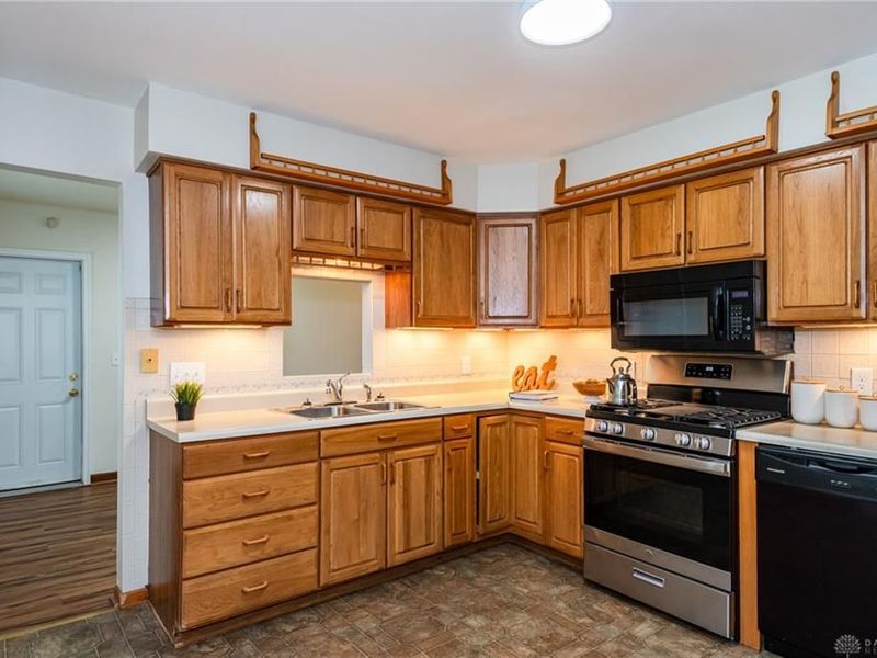 7671 Mark Avenue, Huber Heights, OH 45424 Photo 11
