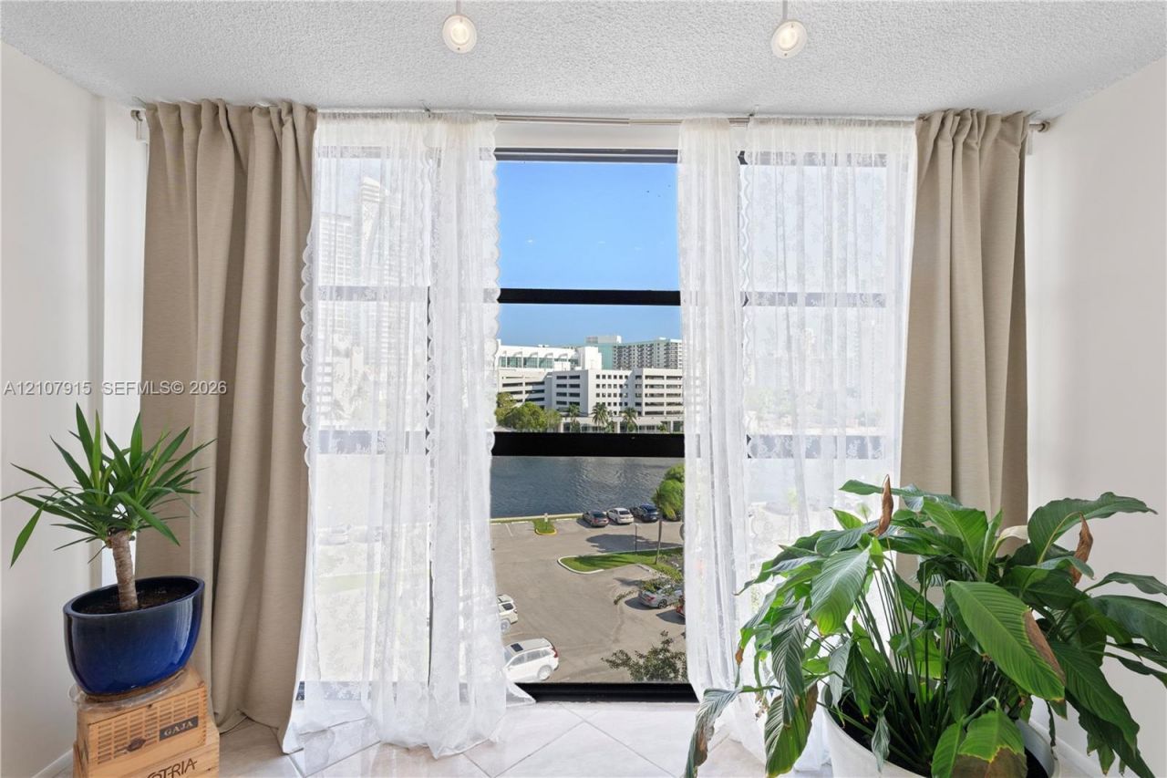 400 Leslie Dr , Unit 622, Hallandale Beach, FL 33009 Photo