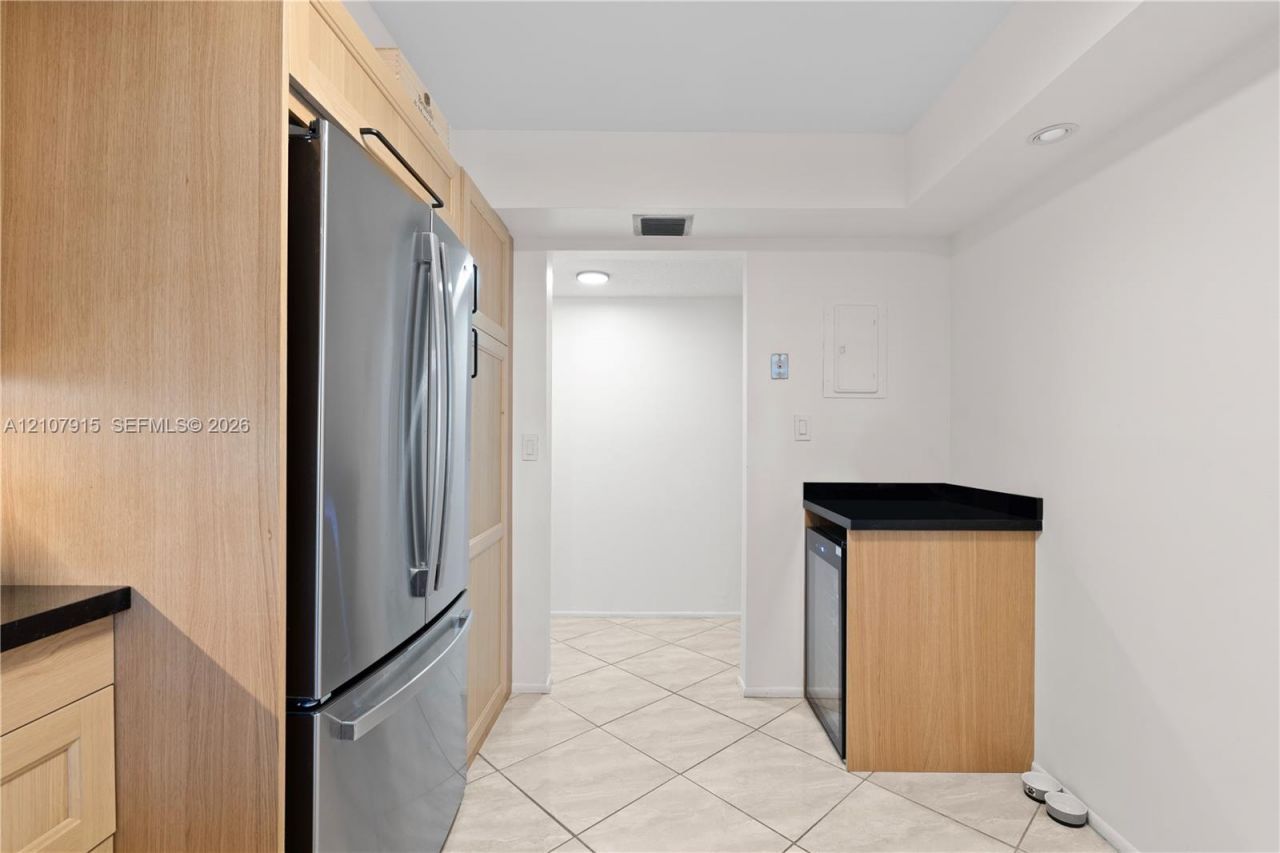 400 Leslie Dr , Unit 622, Hallandale Beach, FL 33009 Photo