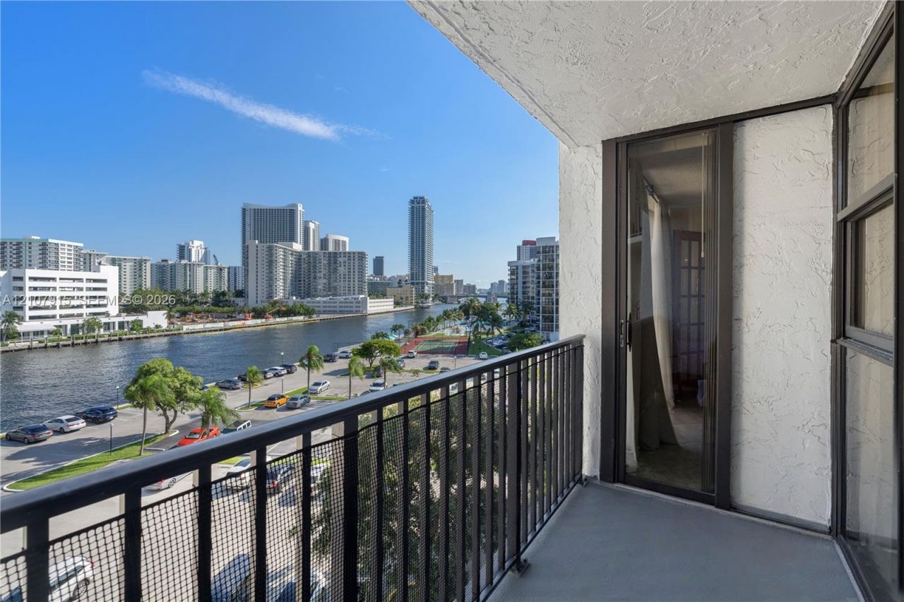 400 Leslie Dr , Unit 622, Hallandale Beach, FL 33009 Photo