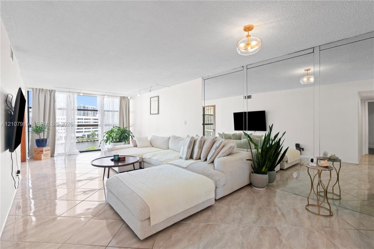 400 Leslie Dr , Unit 622, Hallandale Beach, FL 33009 Photo