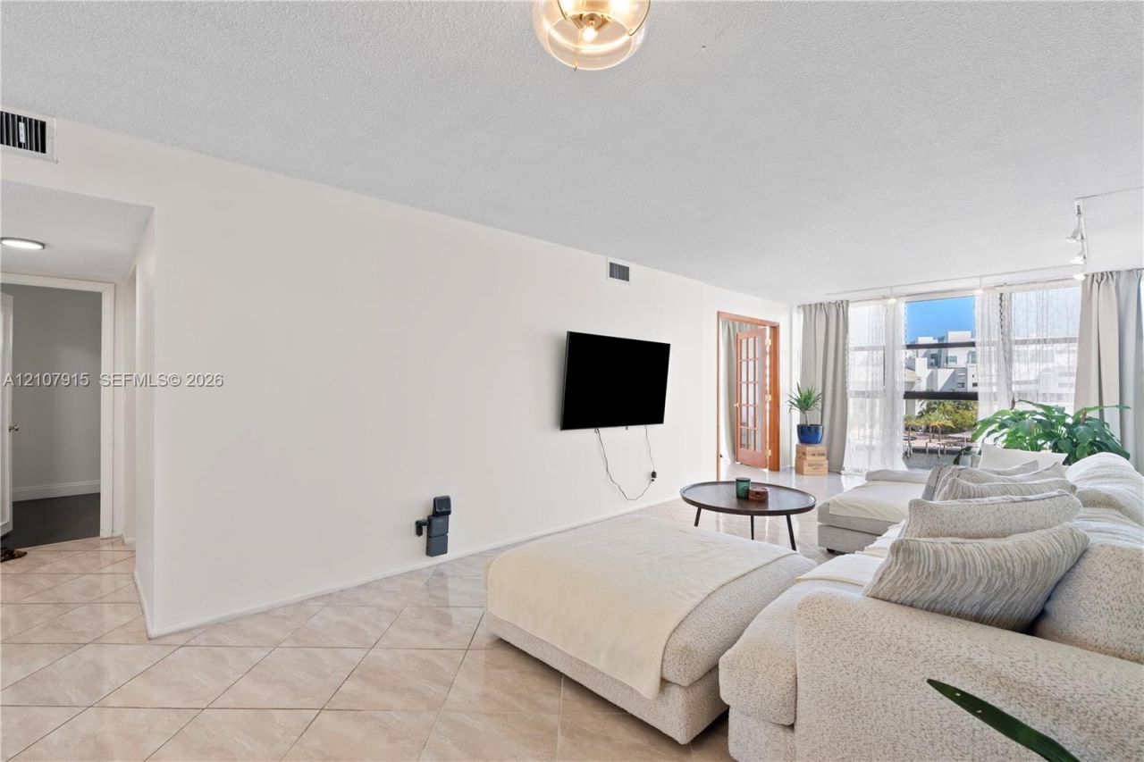 400 Leslie Dr , Unit 622, Hallandale Beach, FL 33009 Photo