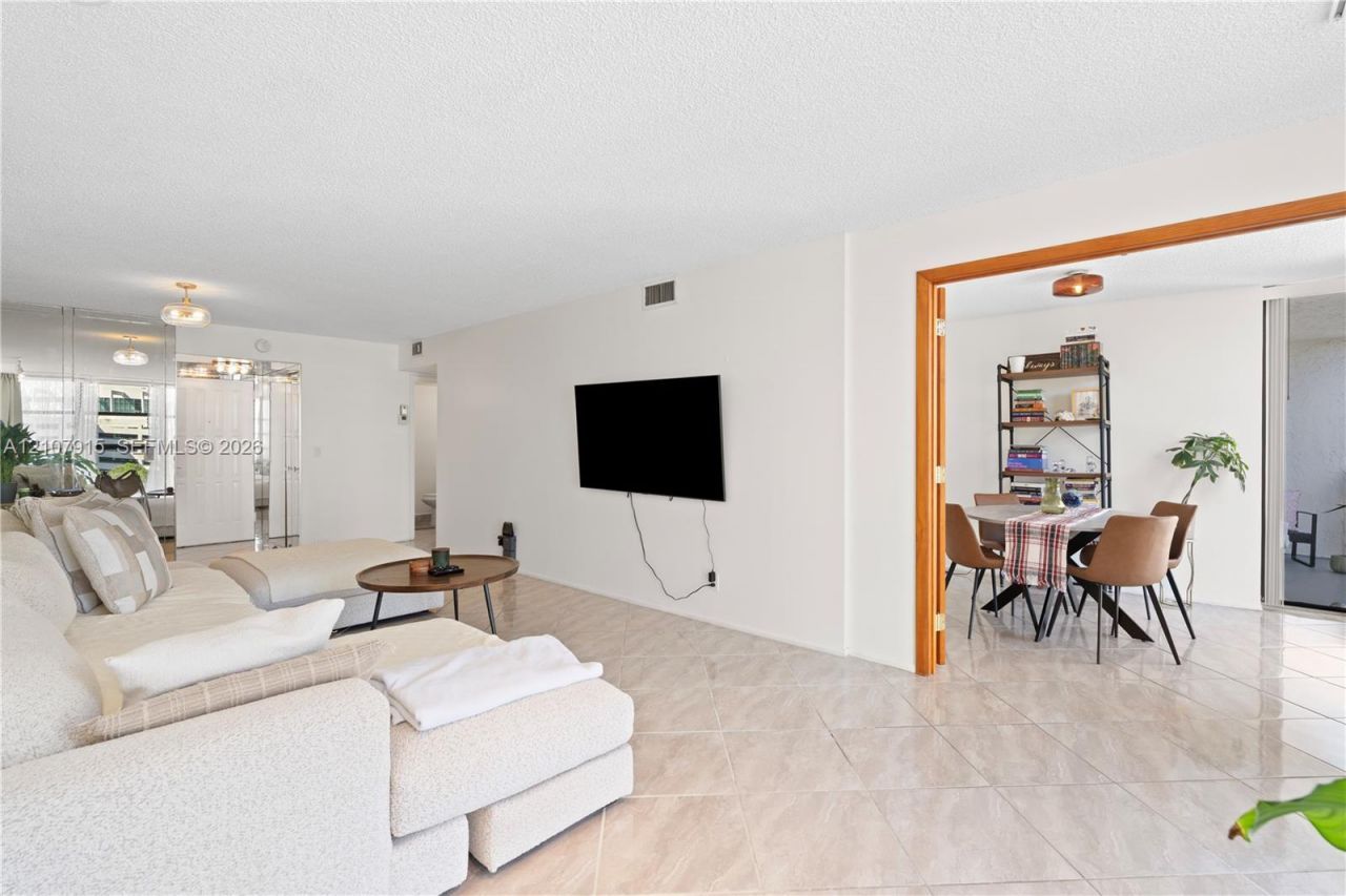 400 Leslie Dr , Unit 622, Hallandale Beach, FL 33009 Photo