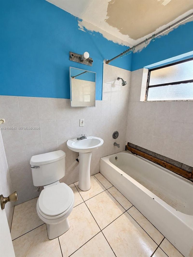 2755 NW 164th Ter , Miami Gardens, FL 33054 Photo