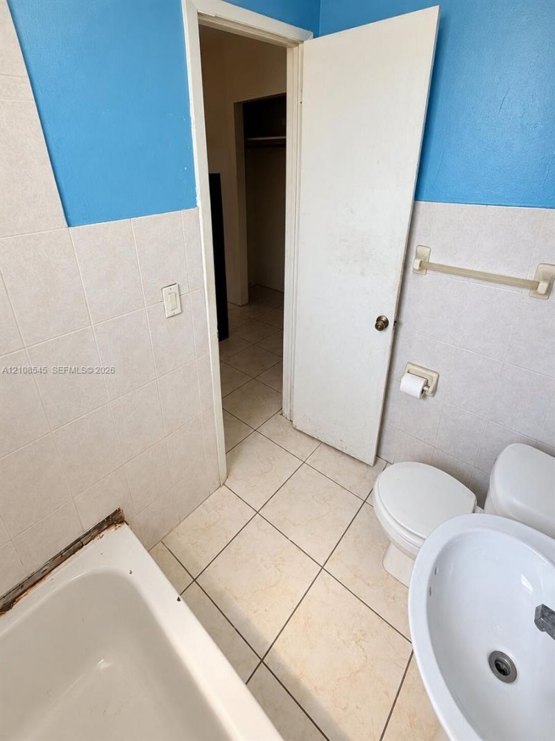 2755 NW 164th Ter , Miami Gardens, FL 33054 Photo