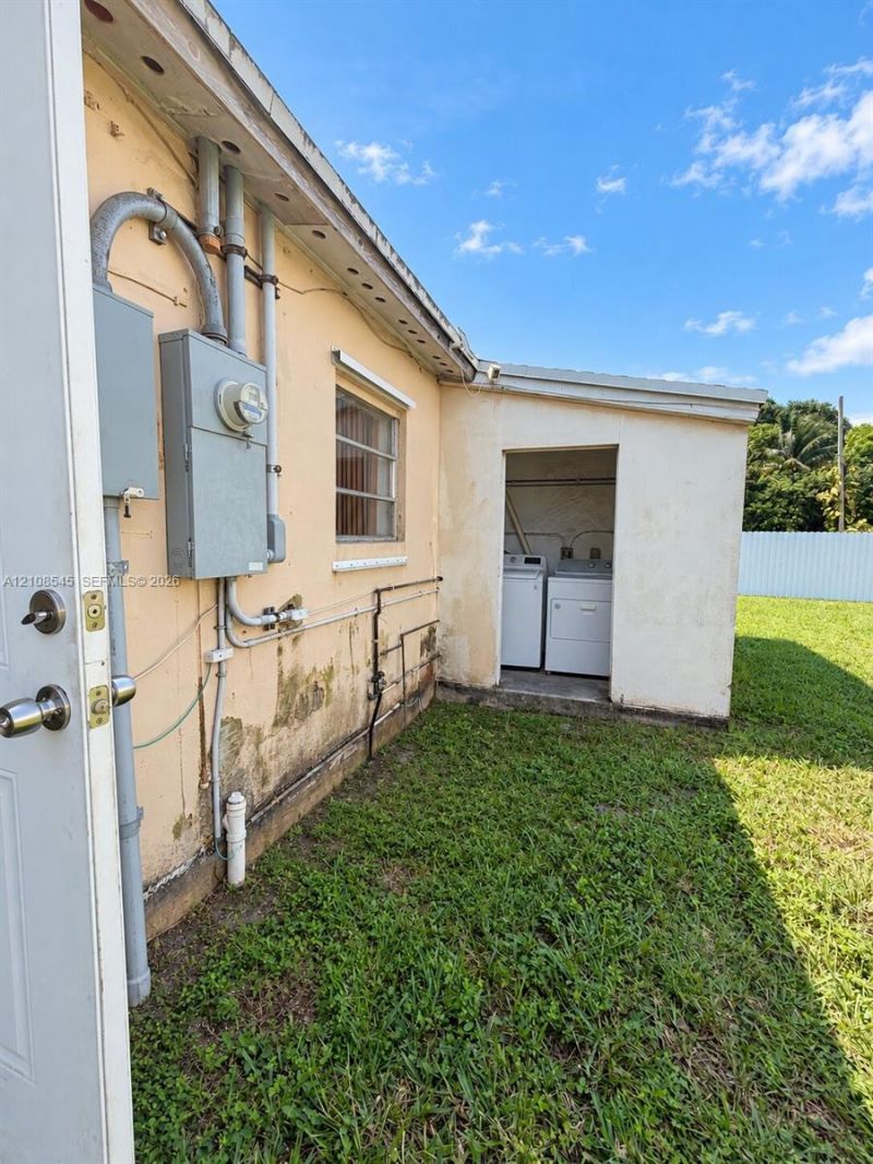 2755 NW 164th Ter , Miami Gardens, FL 33054 Photo