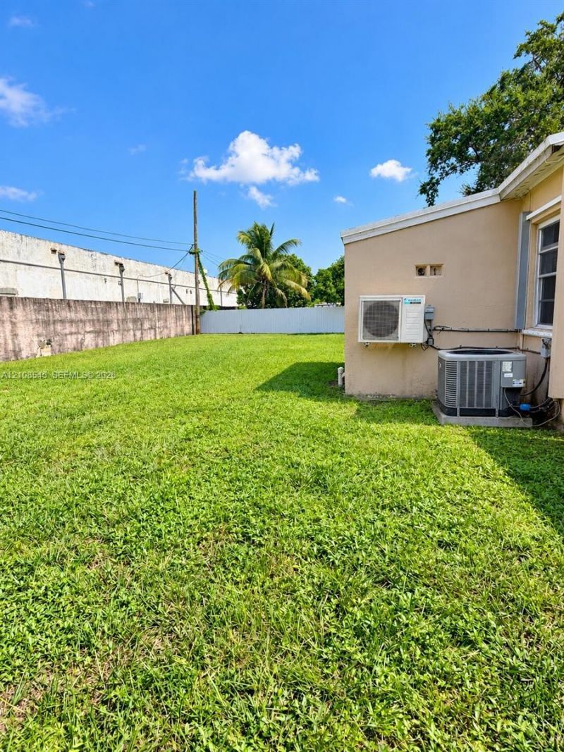 2755 NW 164th Ter , Miami Gardens, FL 33054 Photo