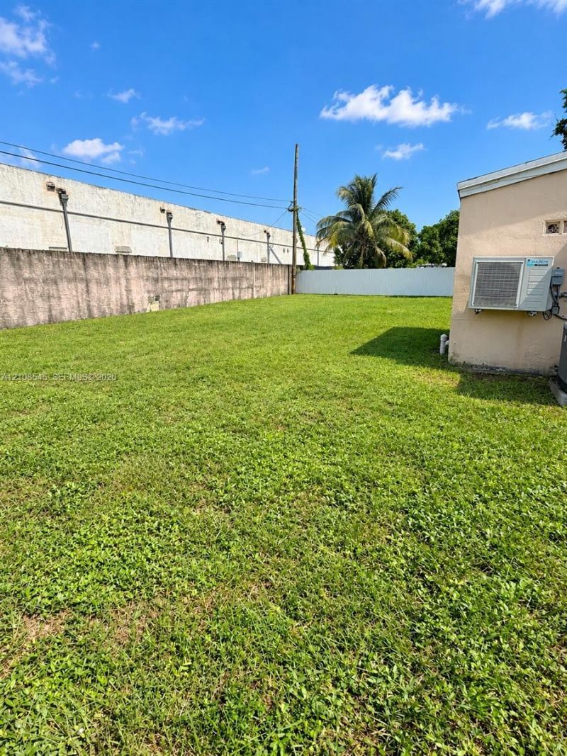 2755 NW 164th Ter , Miami Gardens, FL 33054 Photo