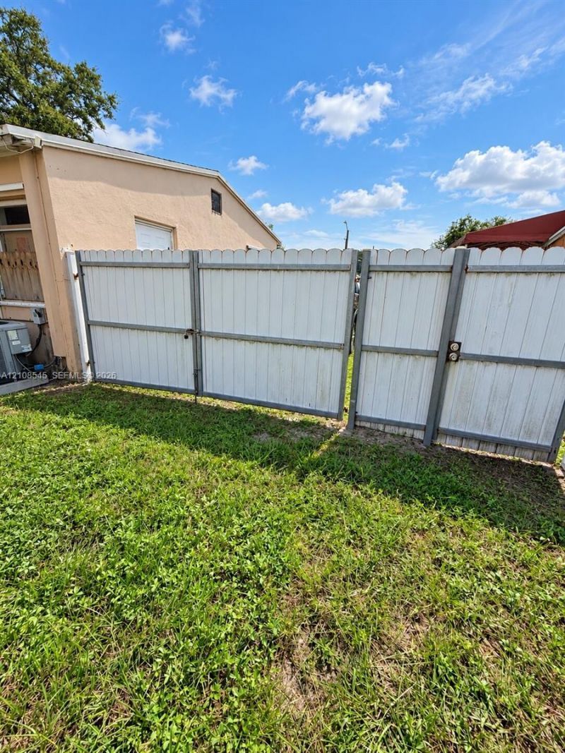 2755 NW 164th Ter , Miami Gardens, FL 33054 Photo