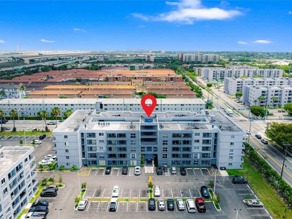 8201 NW 8th St , Unit 1-209, Miami, FL 33126