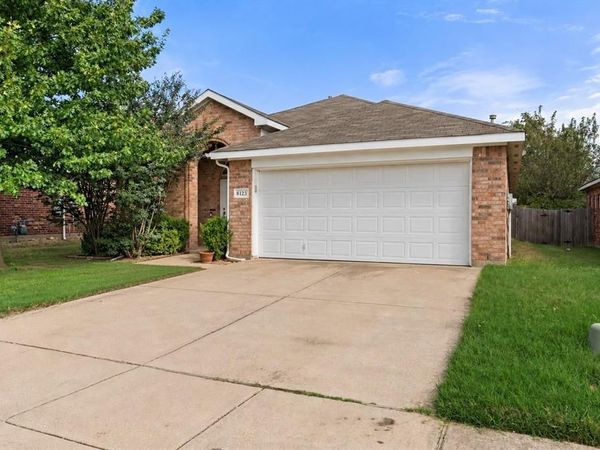 8123 Tierra Del Sol Road , Arlington, TX 76002