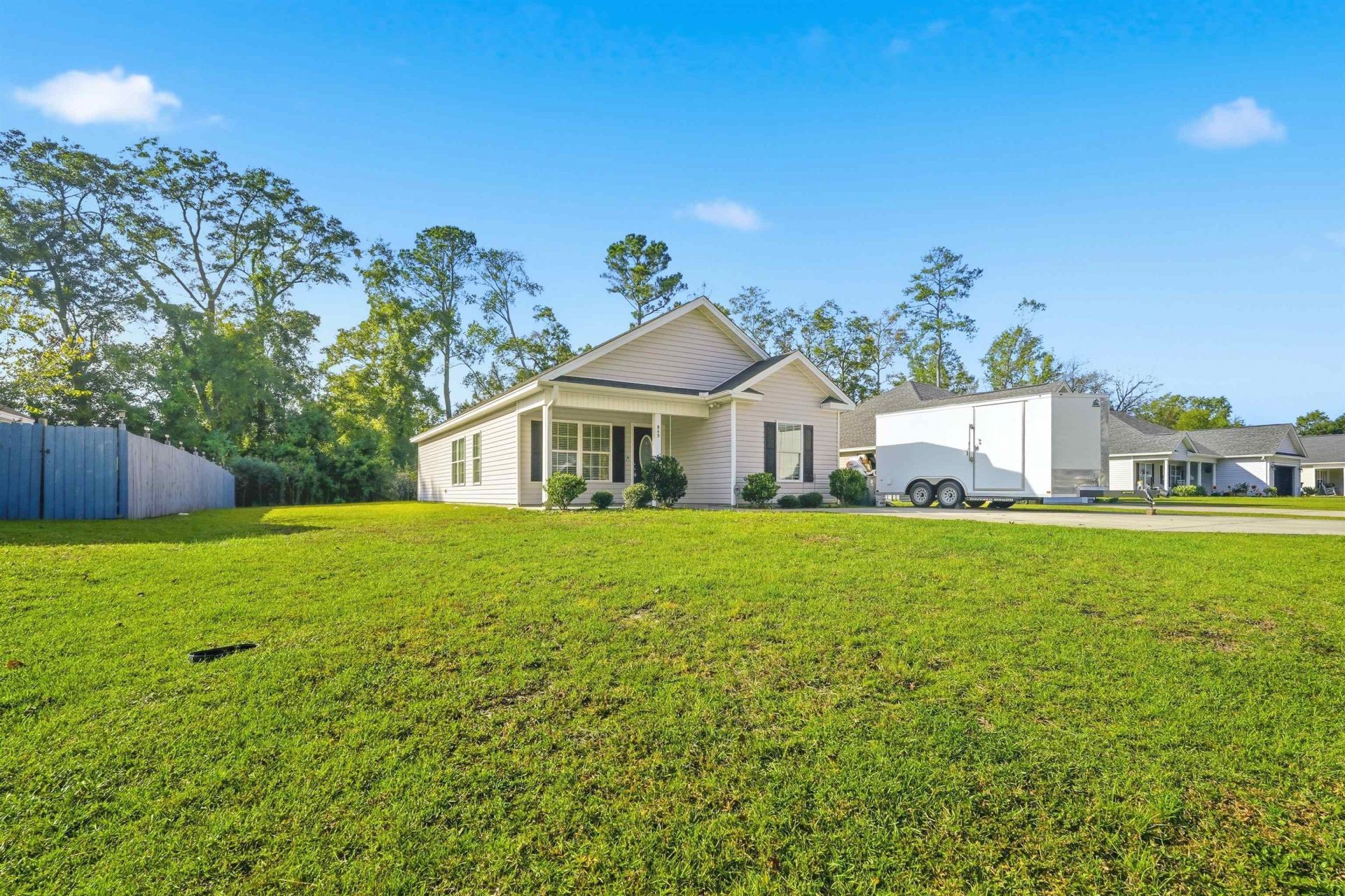 945 9th Ave. Photo 4