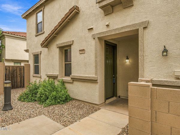 3034 E DONNER Drive, Phoenix, AZ 85042