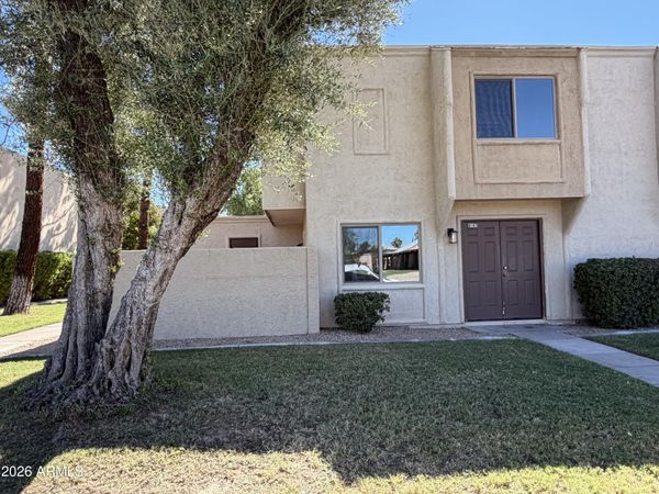 8147 E GLENROSA Avenue, Scottsdale, AZ 85251