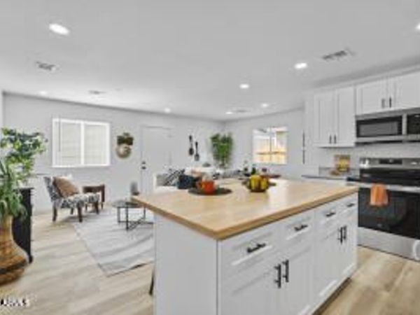 1825 W Hadley Street, Phoenix, AZ 85007