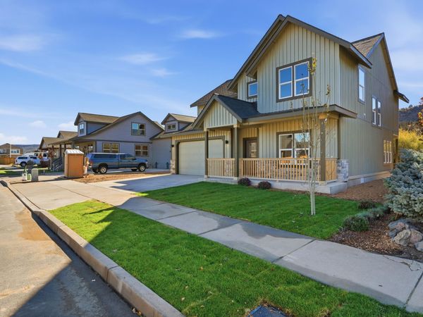 3044 SE Triangle Outfit Drive, Unit 29, Prineville, OR 97754