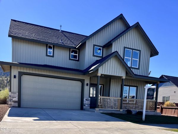 3044 SE Triangle Outfit Drive, Unit 29, Prineville, OR 97754