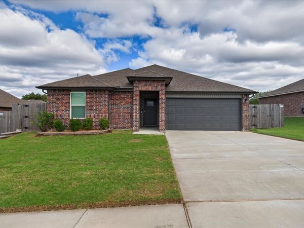 3210 SE Rushmore Street , Bartlesville, OK 74006